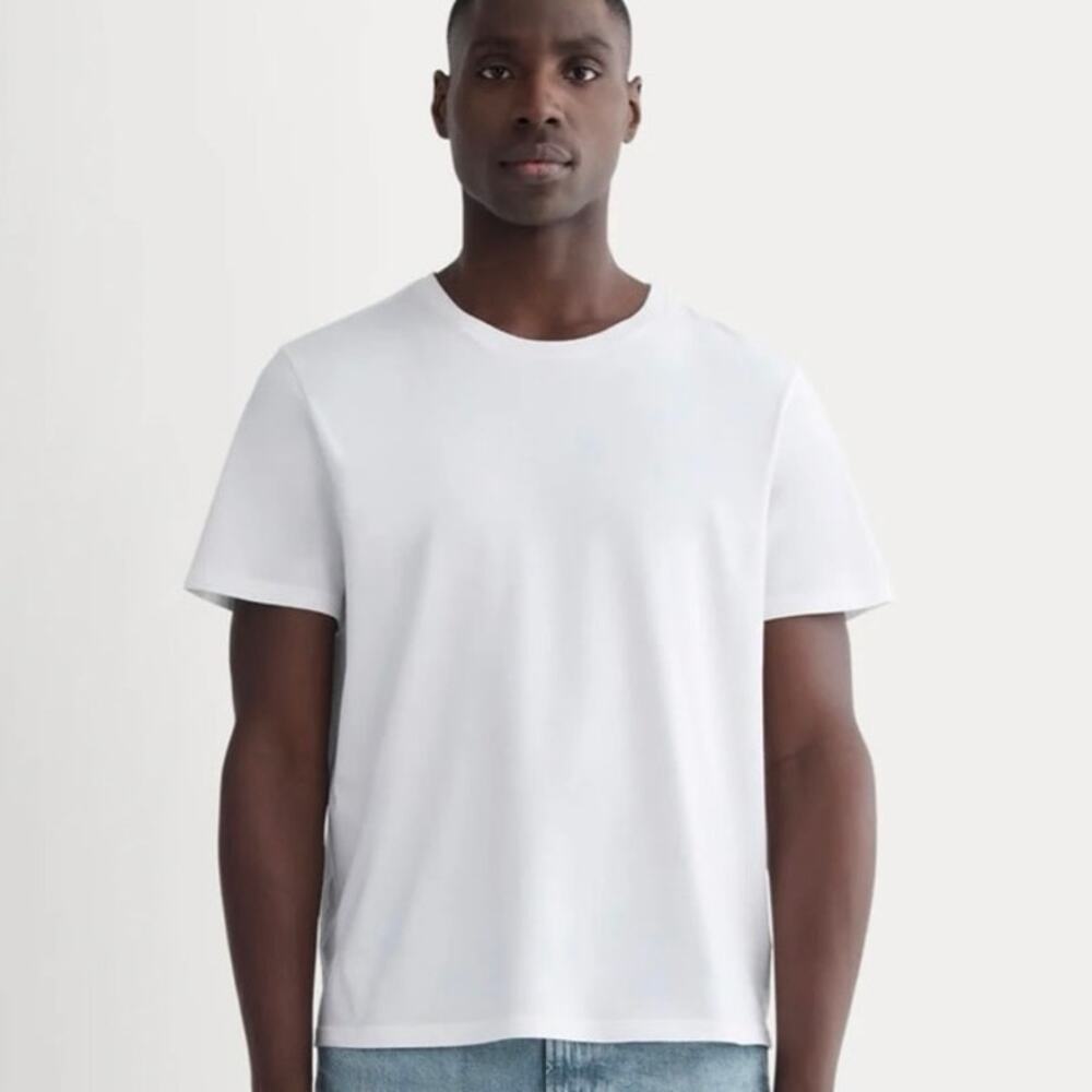 Everlane Uniform Essential Organic Crewneck Tee in White Mens size Small